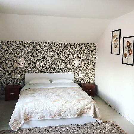 Krashanka Villa Tatariv Bagian luar foto